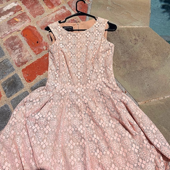 Jones NY beautiful summer dress! Peach colored lace. knee length. Size 4. - Picture 6 of 6